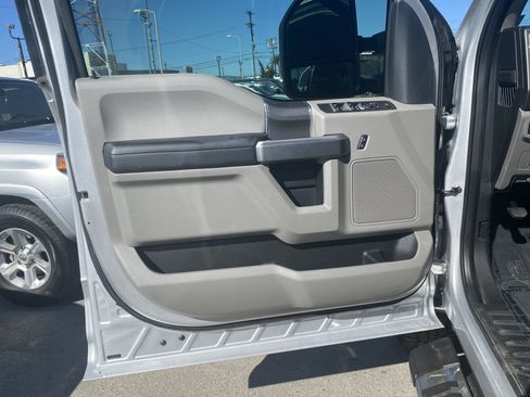 Used 2017 Ford F250 XLT w/ XLT Premium Package image 17