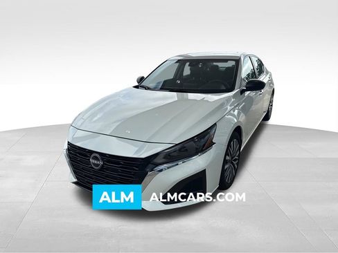 Used 2025 Nissan Altima 2.5 SV FWD image 1