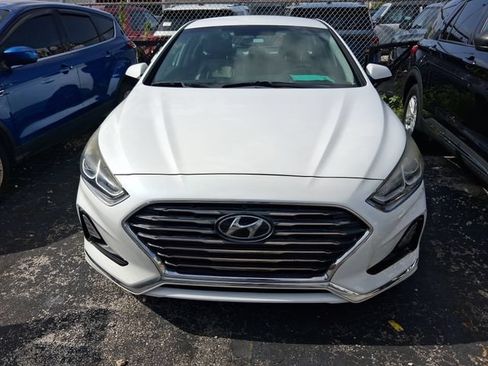 Used 2019 Hyundai Sonata SE w/ Winter Weather Package FWD image 2