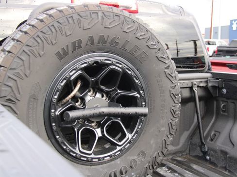 Certified 2024 Chevrolet Colorado ZR2 w/ ZR2 Bison Edition image 30