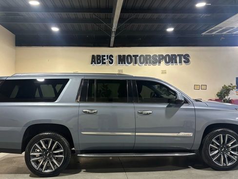 Used 2016 Cadillac Escalade ESV 2WD image 4