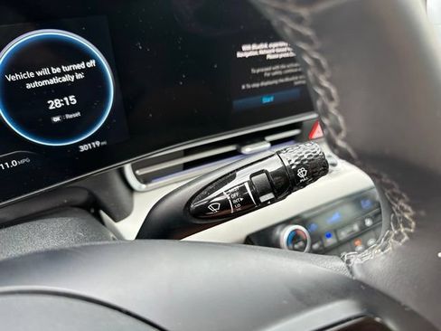 Used 2023 Hyundai Elantra Limited FWD image 24