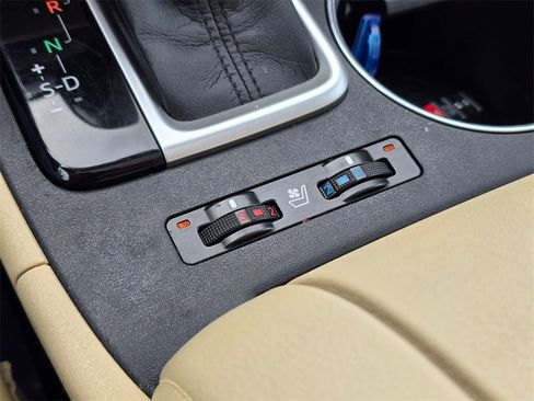 Used 2015 Toyota Highlander Limited Platinum image 28