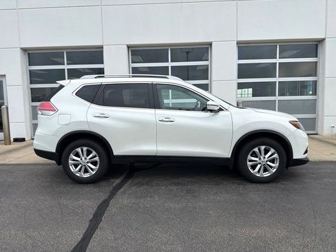 Used 2016 Nissan Rogue SV w/ SV Premium Package AWD/4WD image 3