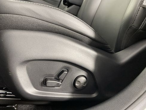 New 2026 Jeep Compass Limited w/ Sun, Sound & Navigation Group image 17