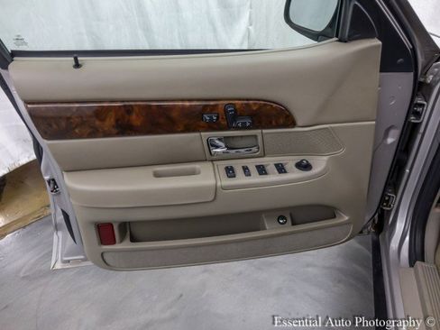 Used 2010 Mercury Grand Marquis LS image 21