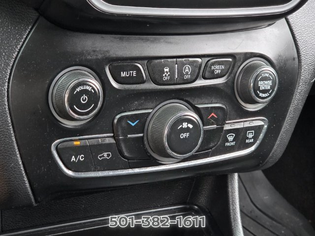 Used 2019 Jeep Cherokee Latitude w/ Popular Appearance Group FWD image 22