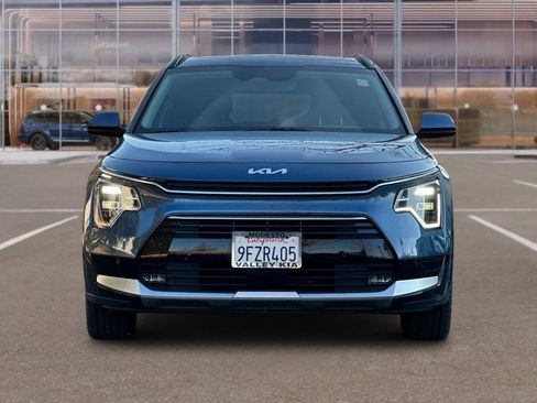 Used 2023 Kia Niro SX Touring image 6