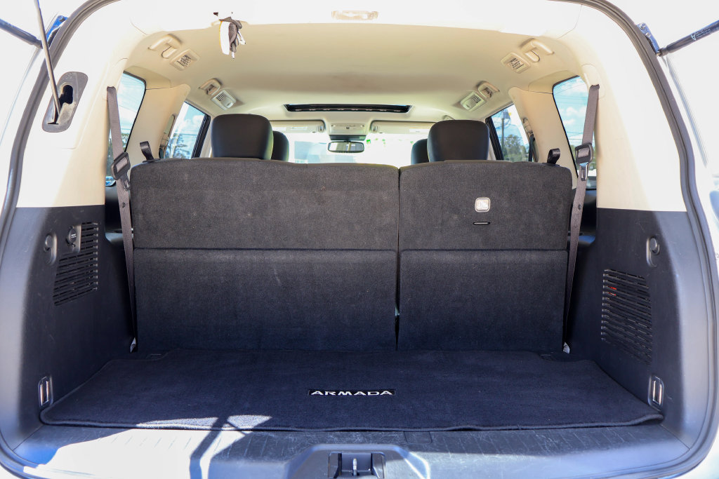 Used 2024 Nissan Armada SL w/ Captain's Chairs Package RWD image 29