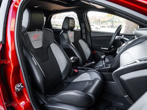 Used 2018 Ford Focus ST w/ Equipment Group 401A image 85