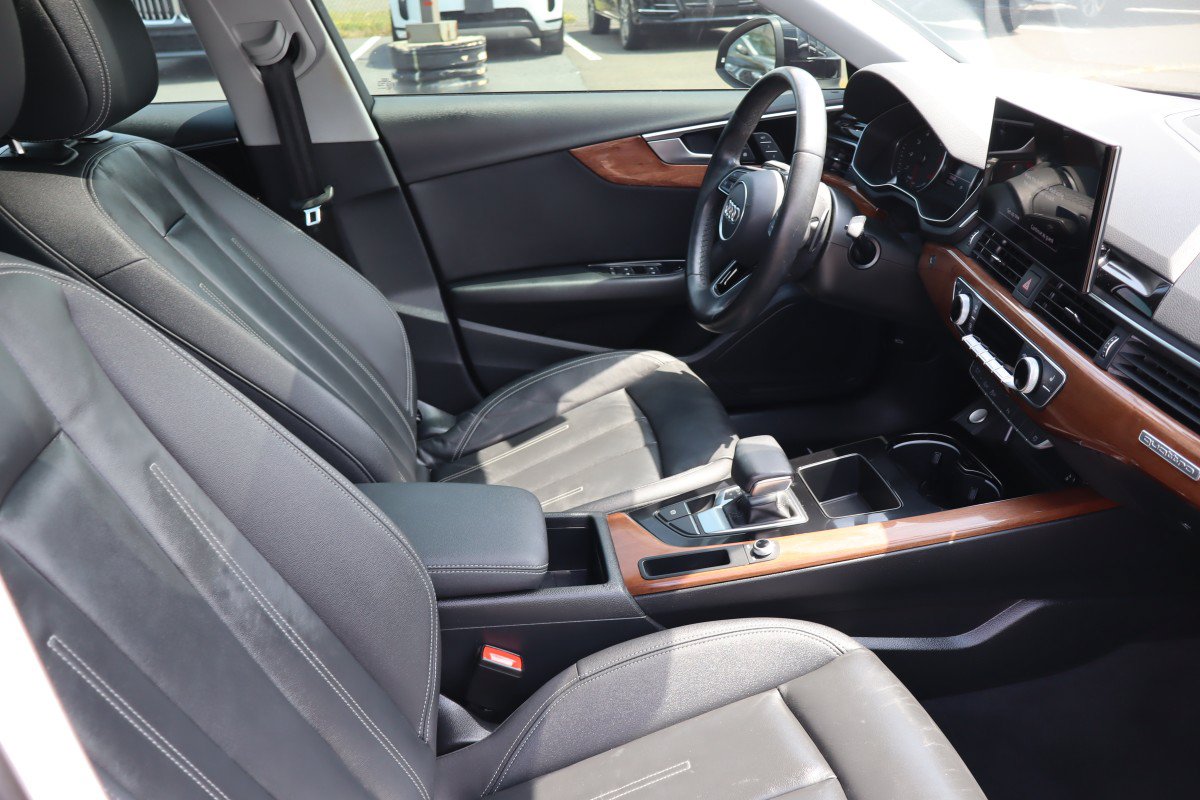 Used 2023 Audi A4 2.0T Premium w/ Convenience Package AWD/4WD image 19