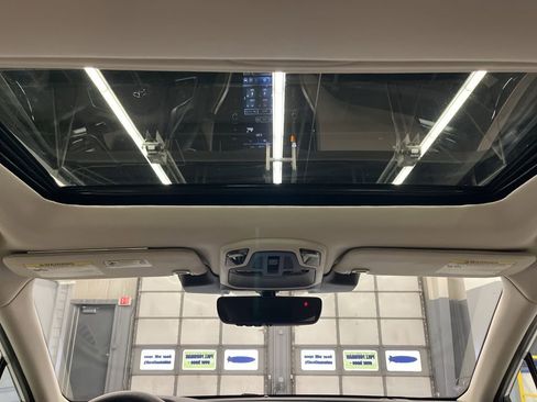 Certified 2025 Subaru Outback Limited image 36