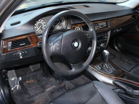 Used 2011 BMW 328i xDrive Sedan AWD/4WD image 9