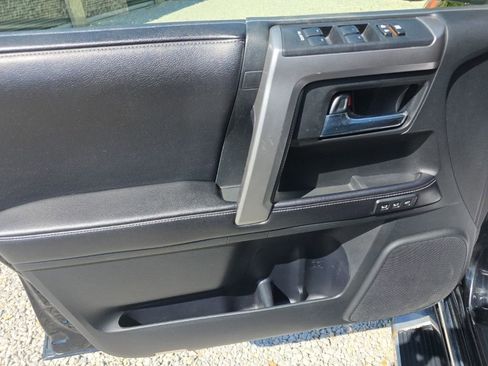 Certified 2016 Toyota 4Runner Limited AWD/4WD image 11