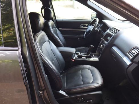 Used 2017 Ford Explorer Sport w/ Equipment Group 401A AWD/4WD image 24
