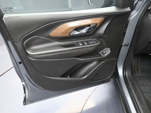 Used 2020 GMC Terrain SLE w/ Driver Convenience Package image 9