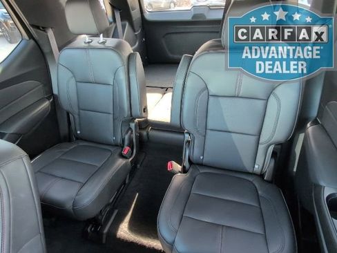Used 2023 Chevrolet Traverse RS image 8