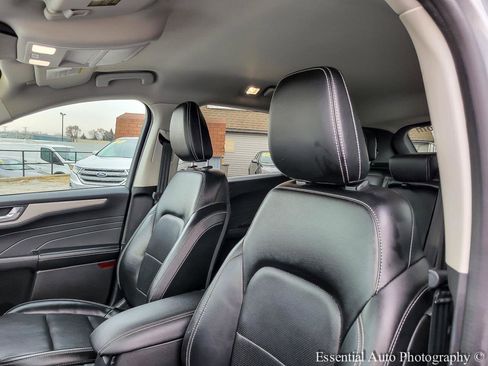 Used 2022 Ford Escape SEL FWD image 9