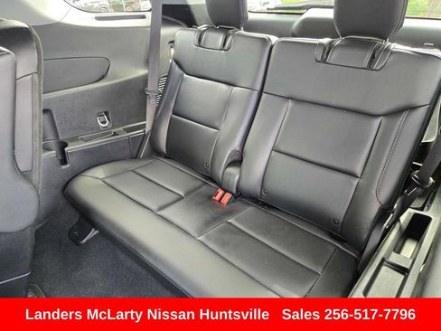 Used 2024 Ford Explorer Limited w/ Limited Technology Package RWD image 14