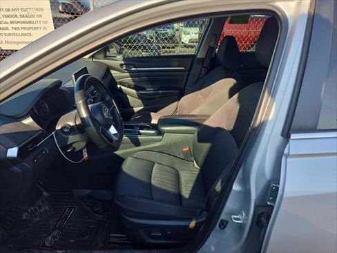 Used 2021 Nissan Altima 2.5 SV image 9