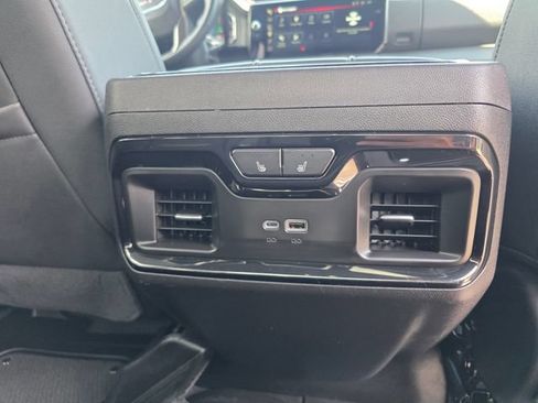 Used 2025 GMC Sierra 2500 AT4 AWD/4WD image 17