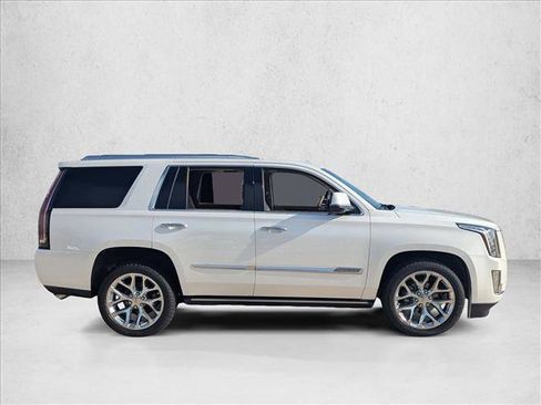 Used 2016 Cadillac Escalade Platinum image 4