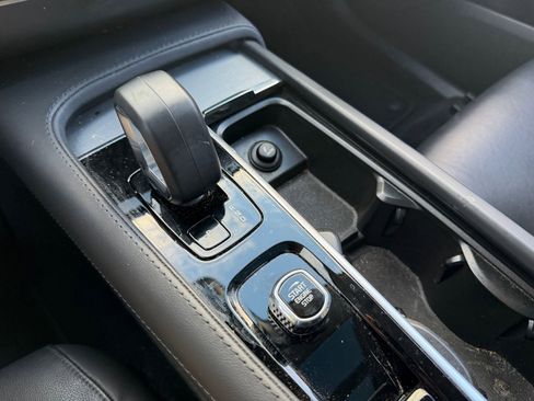 Used 2024 Volvo XC90 B5 Core image 38