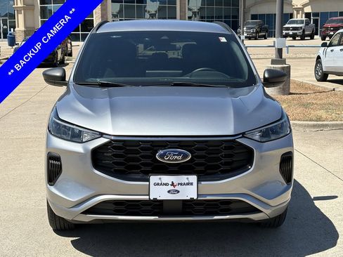 Used 2024 Ford Escape ST-Line w/ Tech Pack #1 FWD image 9