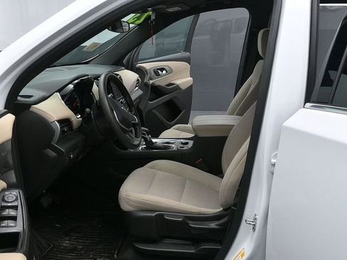 Used 2023 Chevrolet Traverse LS image 17