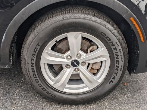 Used 2023 Kia Sorento LX image 8