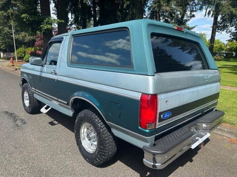 Used 1996 Ford Bronco XLT image 2