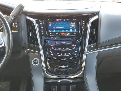 Used 2015 Cadillac Escalade ESV Platinum image 39