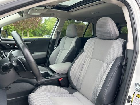 Used 2025 Subaru Outback Premium AWD/4WD image 20