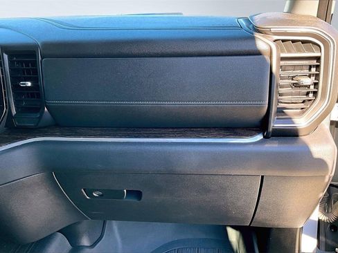 Used 2024 GMC Sierra 1500 Elevation image 18