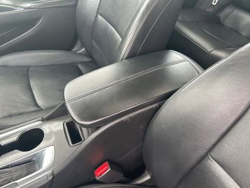 Used 2018 Chevrolet Malibu LT w/ Leather Package image 30