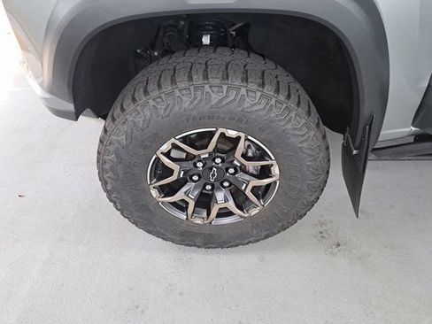 Used 2024 Chevrolet Colorado ZR2 w/ ZR2 Convenience Package III AWD/4WD image 31