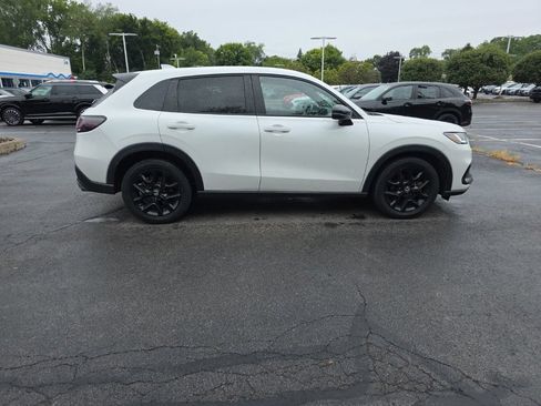 Certified 2024 Honda HR-V Sport image 8