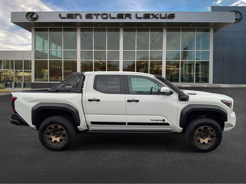 Used 2024 Toyota Tacoma 4x4 Double Cab Hybrid image 2