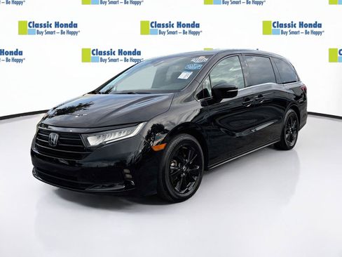 Certified 2024 Honda Odyssey Sport image 3