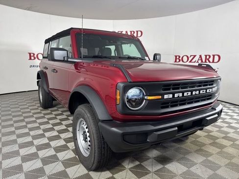 New 2025 Ford Bronco 4-Door image 1