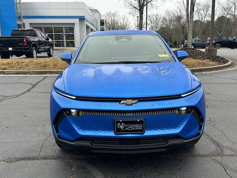 New 2026 Chevrolet Equinox EV LT image 2