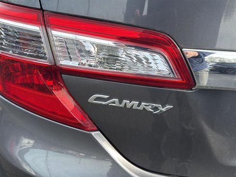 Used 2013 Toyota Camry XLE w/ Leather Pkg image 5