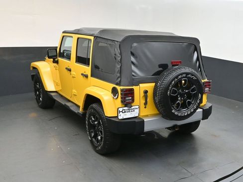 Used 2015 Jeep Wrangler Unlimited Sahara w/ Connectivity Group image 34