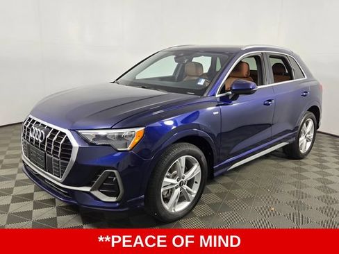 Used 2022 Audi Q3 2.0T Premium w/ Convenience Package AWD/4WD image 3