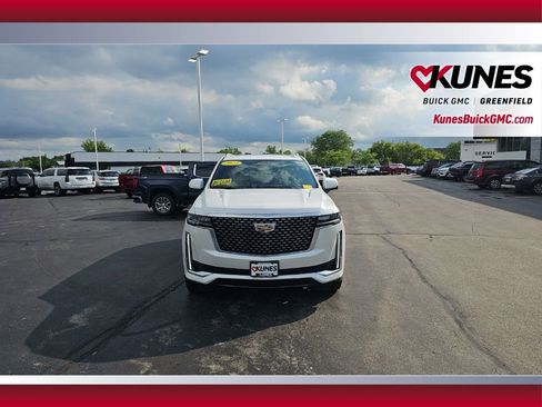 Used 2023 Cadillac Escalade Premium Luxury w/ Performance Package AWD/4WD image 12