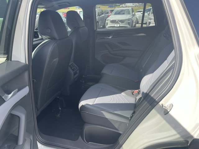 New 2026 Volkswagen Tiguan SE R-Line AWD/4WD image 6