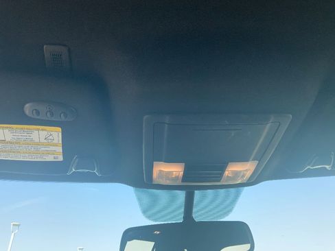 Used 2018 Ford Explorer XLT w/ Equipment Group 202A image 20