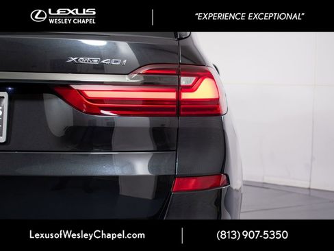 Used 2022 BMW X7 xDrive40i w/ M Sport Package AWD/4WD image 8