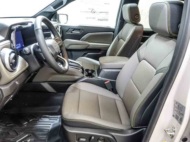 New 2026 Chevrolet Colorado ZR2 w/ Technology Package AWD/4WD image 9