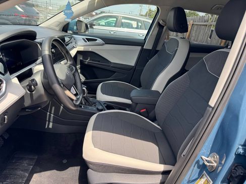 Used 2026 Volkswagen Taos SE AWD/4WD image 21
